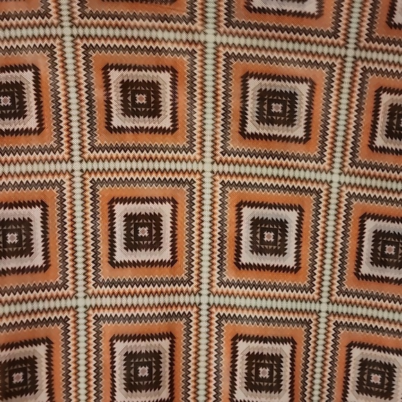 Mesh Square Pattern Top - Picture 2 of 3